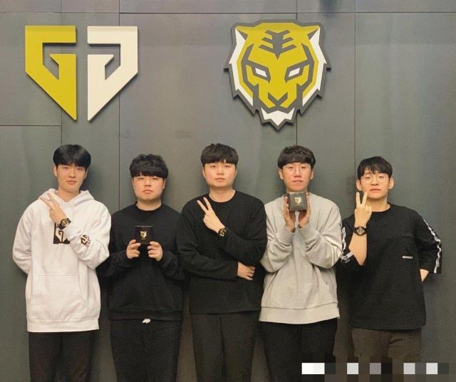 员之间的信 员之间的信