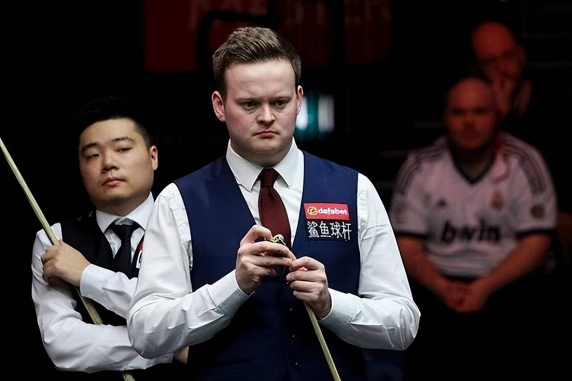 两人都更适 两人都更适