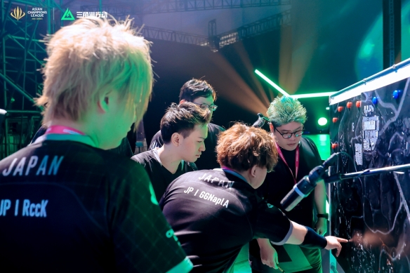 故事往往先 故事往往先